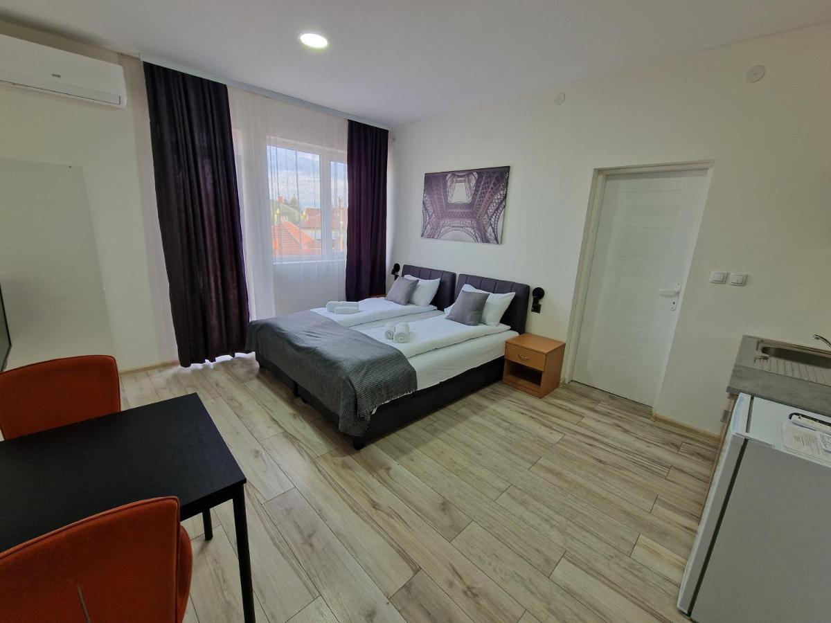 Vurk Inn Paracin Luaran gambar