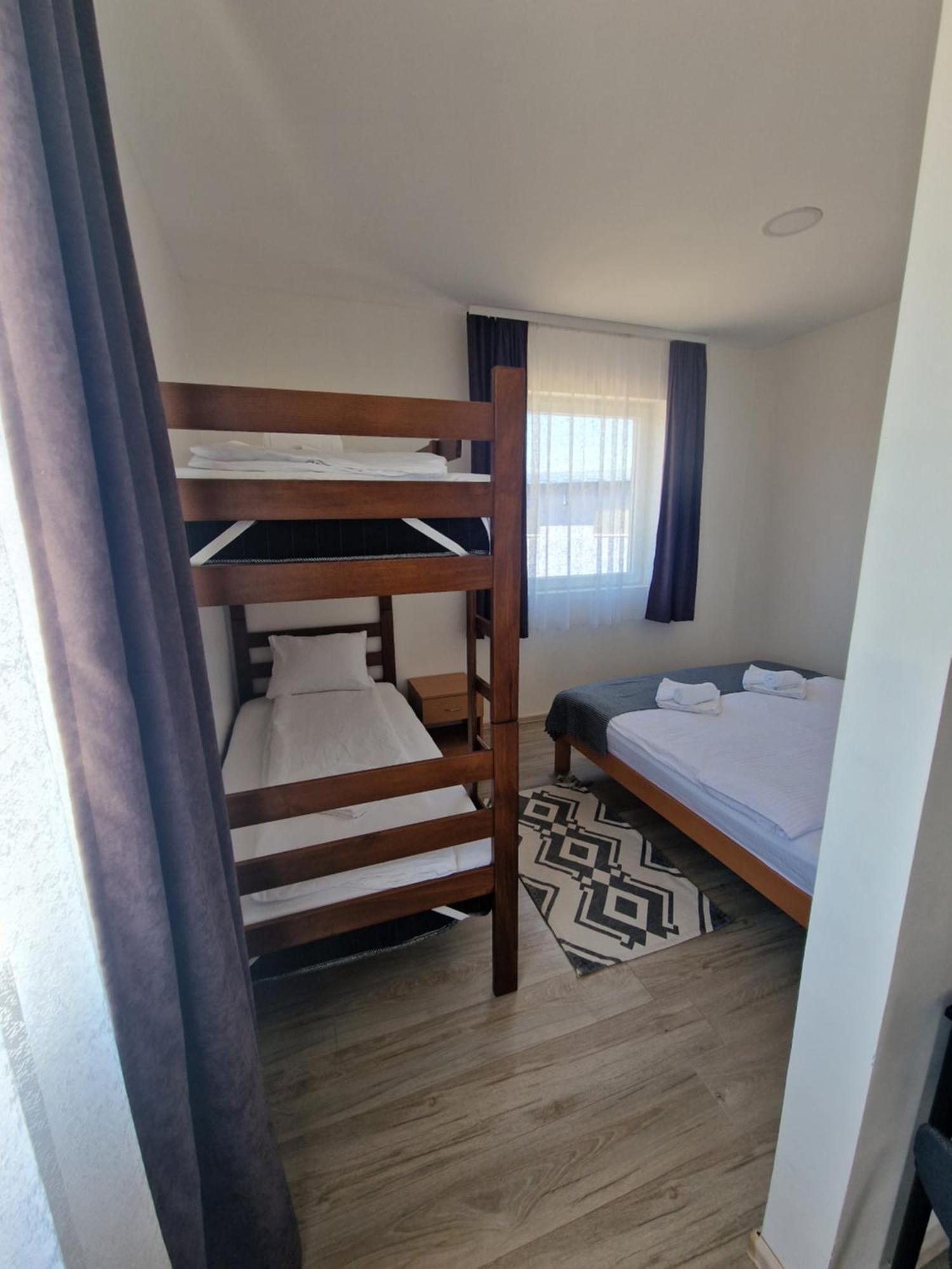 Vurk Inn Paracin Luaran gambar