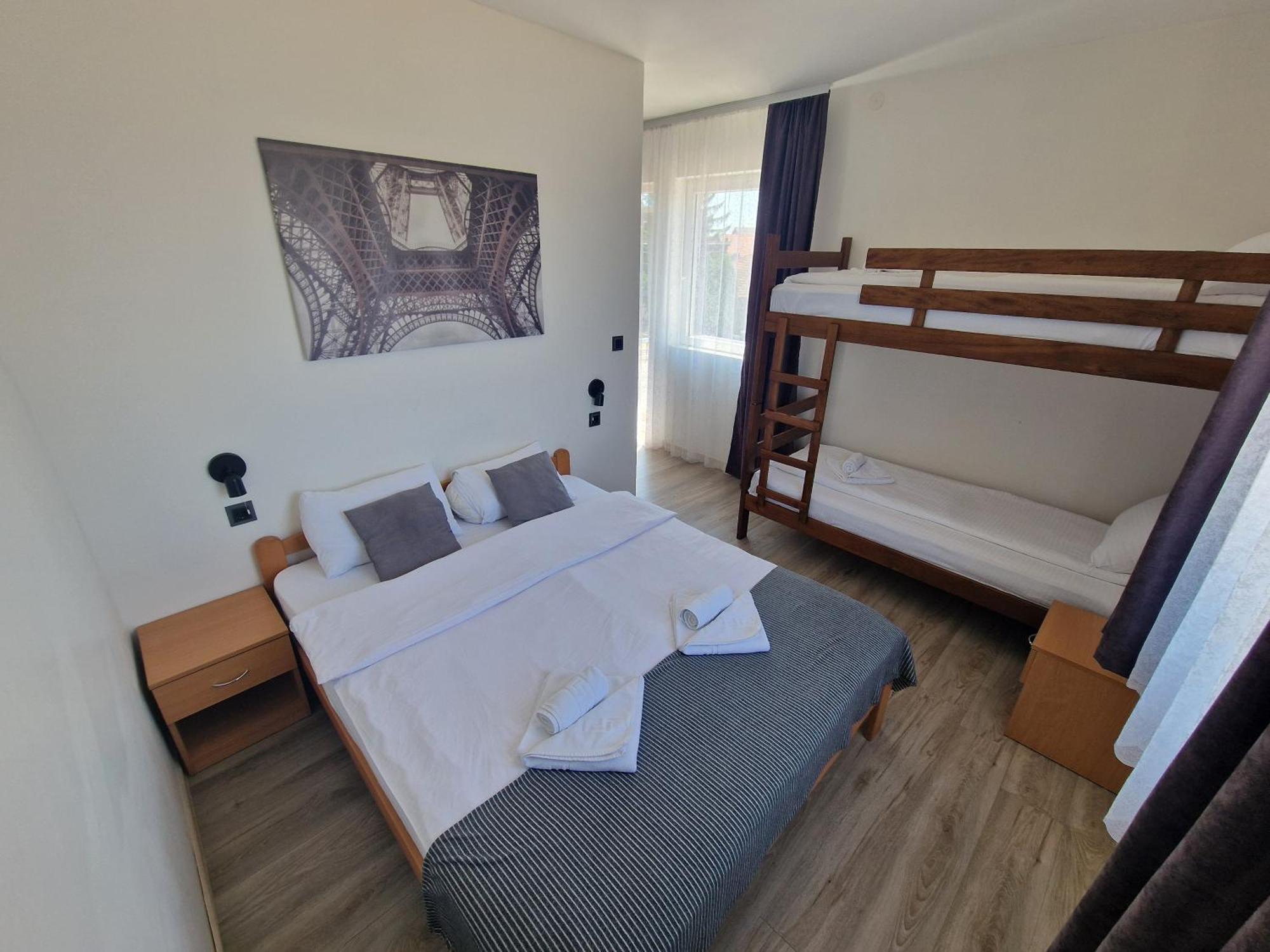 Vurk Inn Paracin Luaran gambar