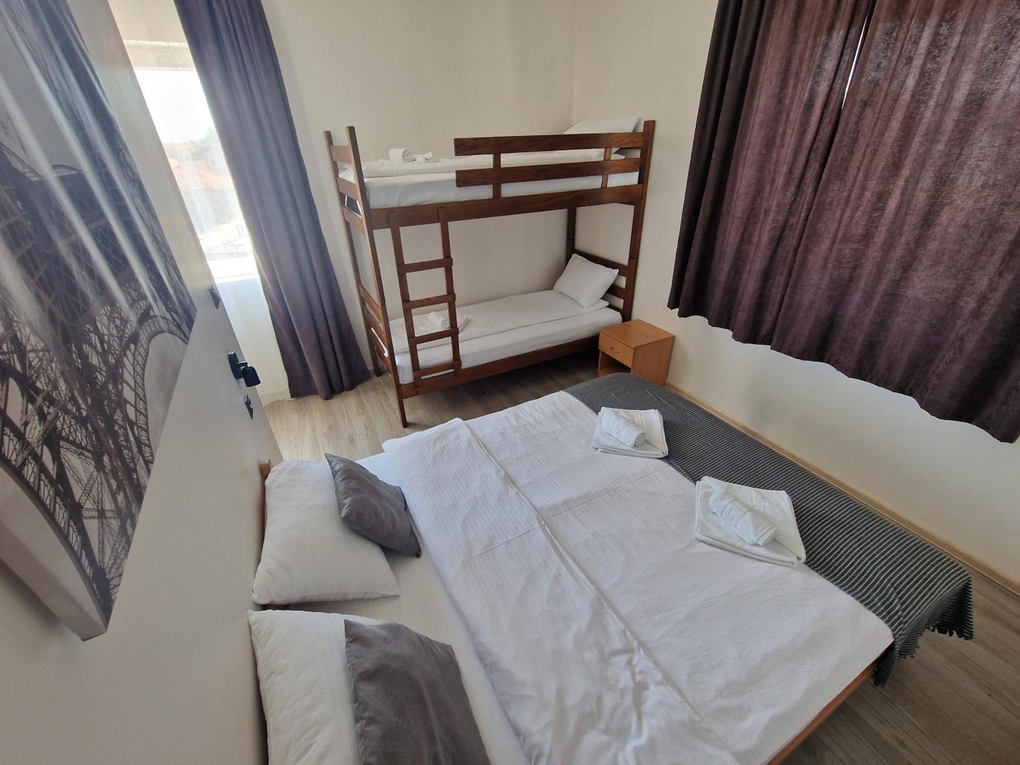 Vurk Inn Paracin Luaran gambar